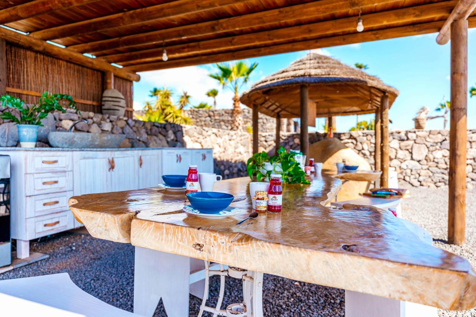Finca De Arrieta Village - Yurts And Stone Cottages - Shared Pool - Walking Distance To Arrieta Beach - Eco Friendly Tabayesco Exterior photo