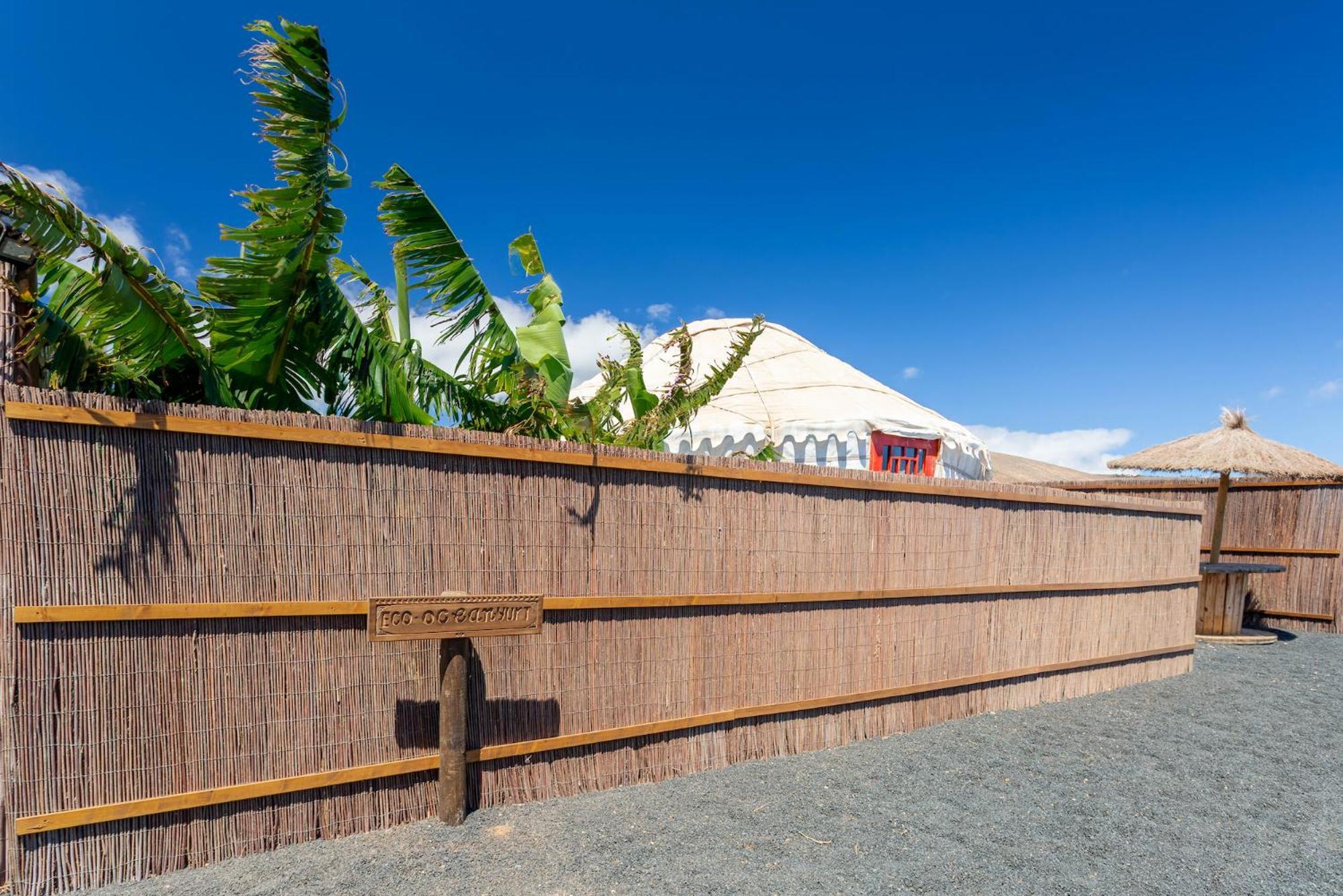 Finca De Arrieta Village - Yurts And Stone Cottages - Shared Pool - Walking Distance To Arrieta Beach - Eco Friendly Tabayesco Exterior photo