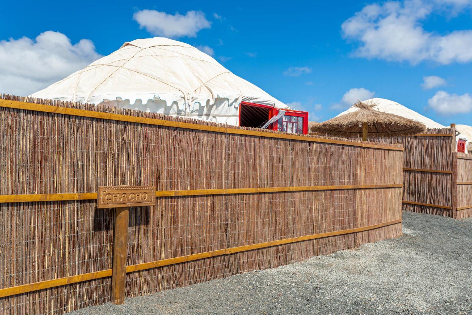 Finca De Arrieta Village - Yurts And Stone Cottages - Shared Pool - Walking Distance To Arrieta Beach - Eco Friendly Tabayesco Exterior photo