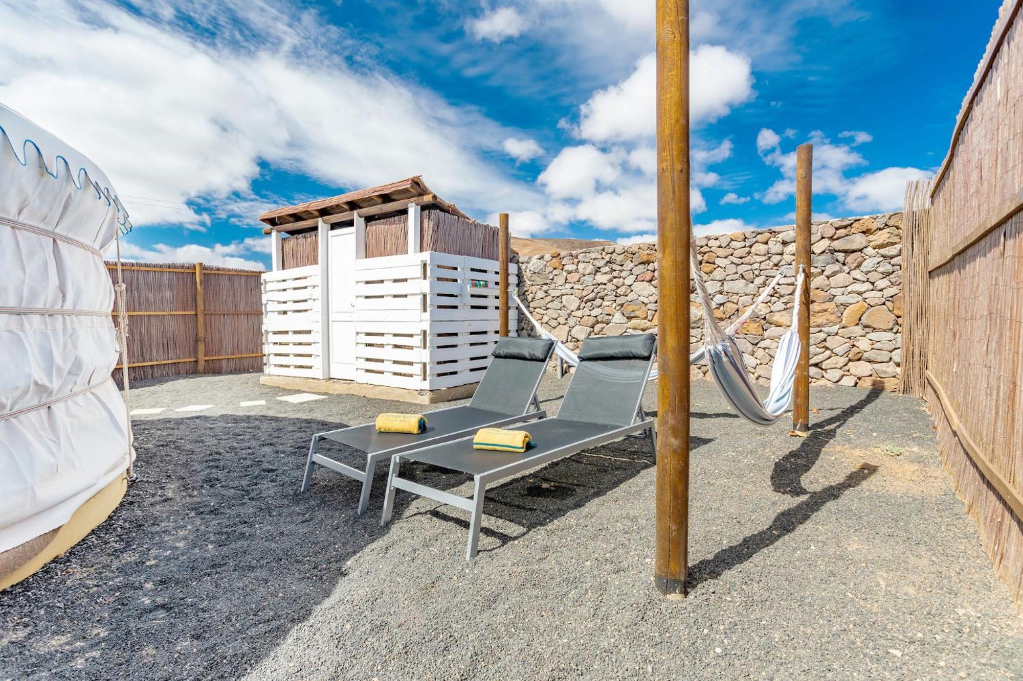 Finca De Arrieta Village - Yurts And Stone Cottages - Shared Pool - Walking Distance To Arrieta Beach - Eco Friendly Tabayesco Exterior photo