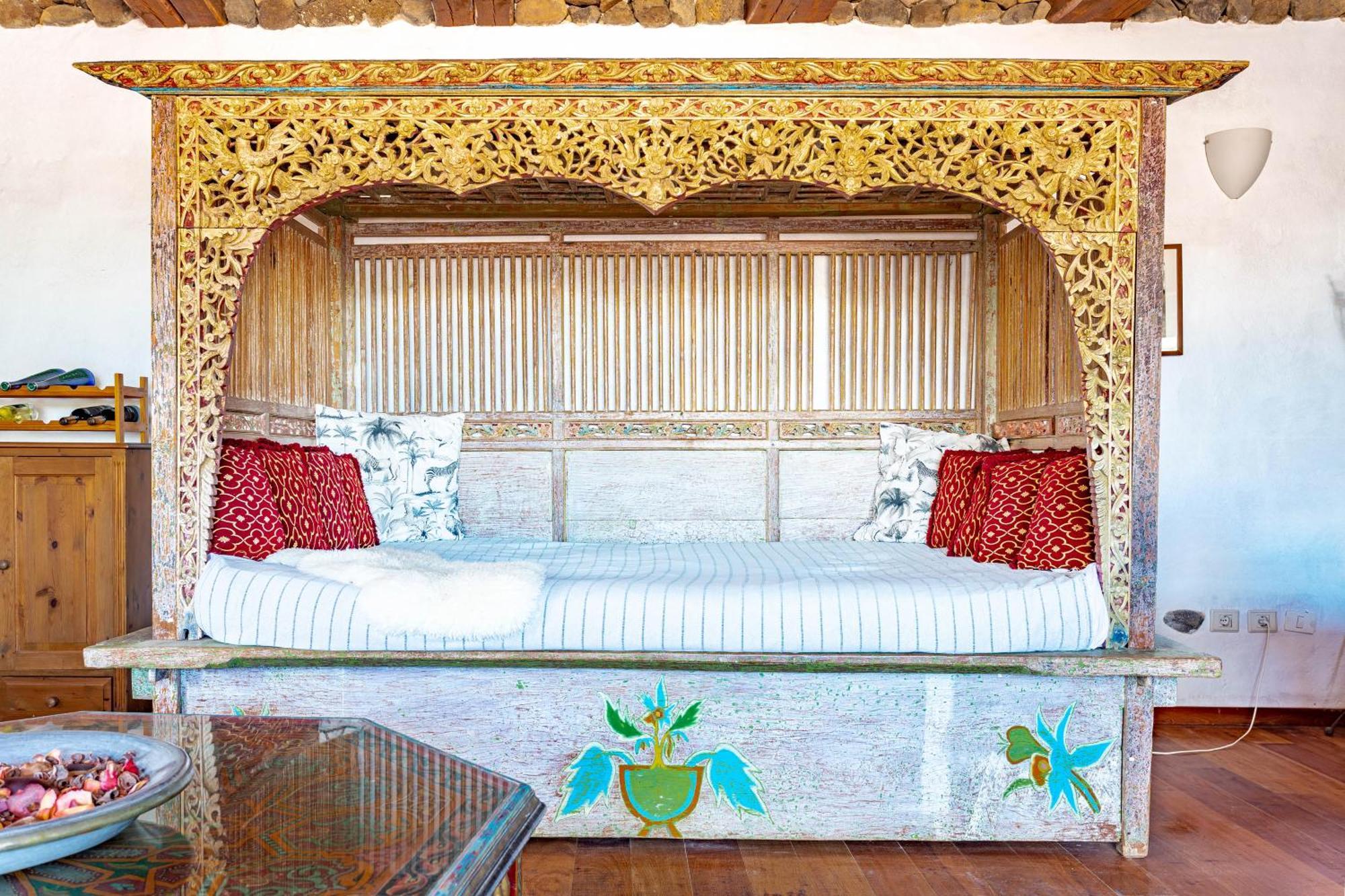 Finca De Arrieta Village - Yurts And Stone Cottages - Shared Pool - Walking Distance To Arrieta Beach - Eco Friendly Tabayesco Exterior photo