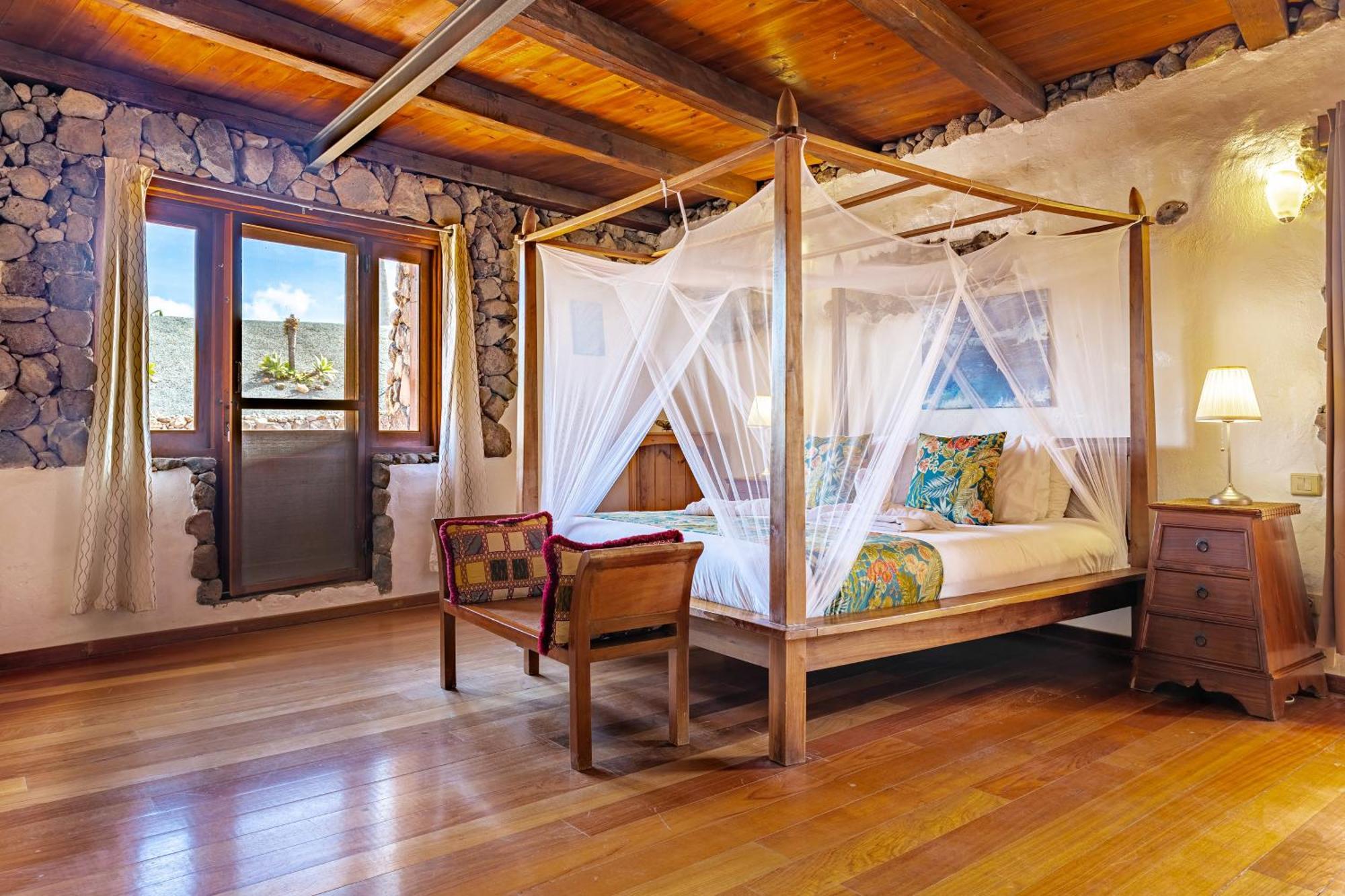 Finca De Arrieta Village - Yurts And Stone Cottages - Shared Pool - Walking Distance To Arrieta Beach - Eco Friendly Tabayesco Exterior photo
