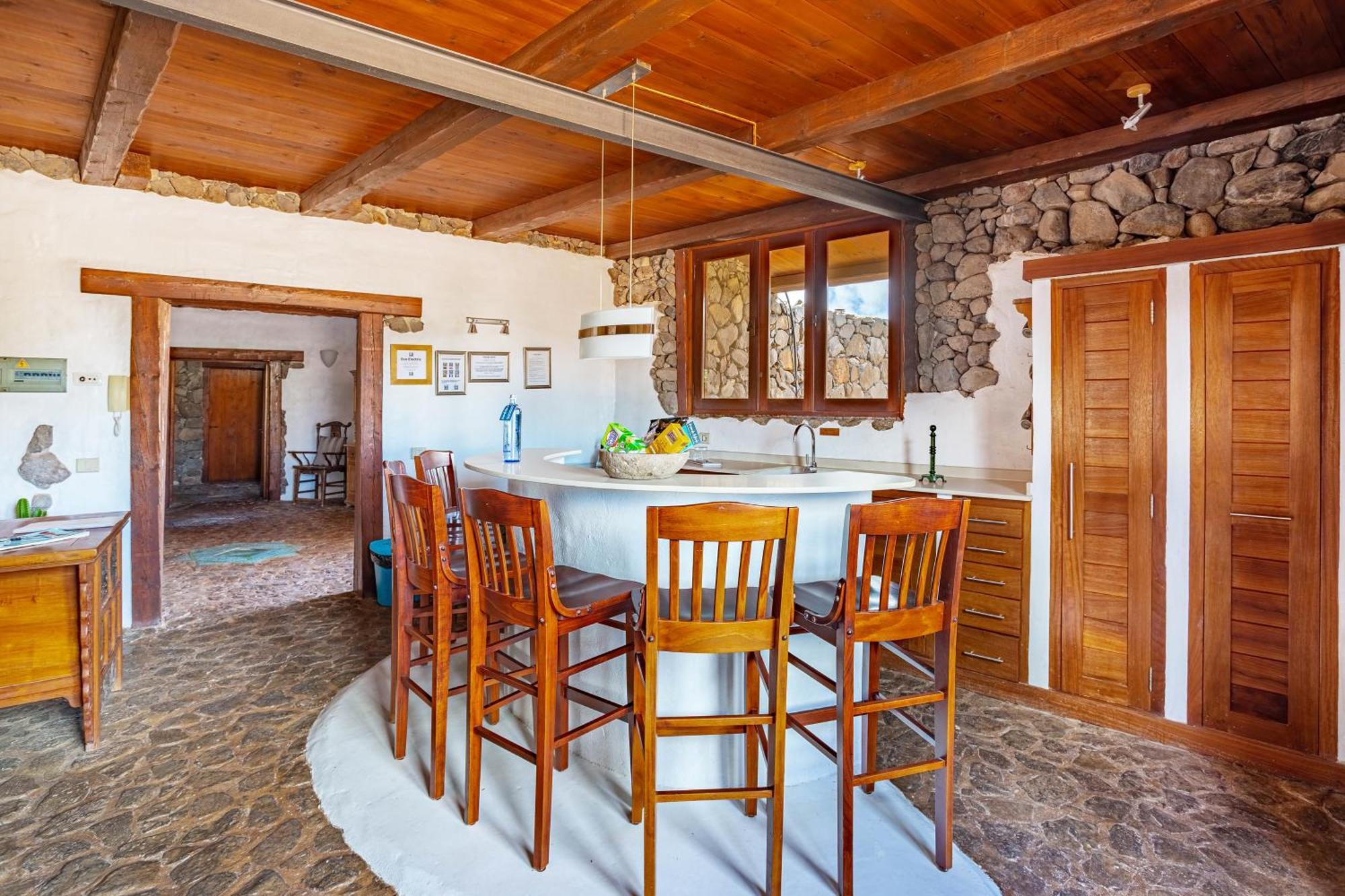 Finca De Arrieta Village - Yurts And Stone Cottages - Shared Pool - Walking Distance To Arrieta Beach - Eco Friendly Tabayesco Exterior photo