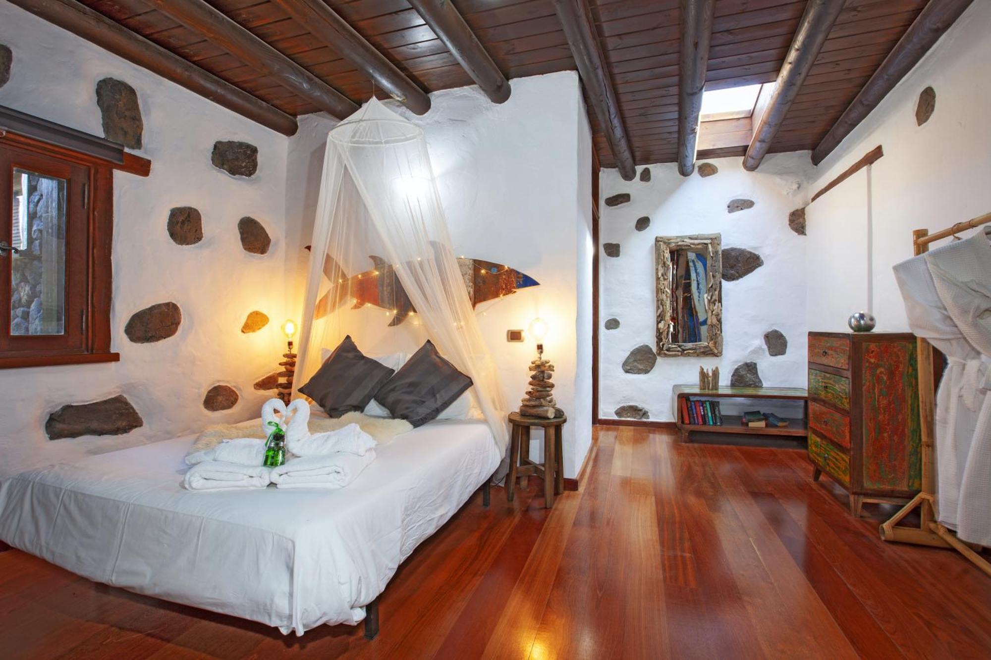 Finca De Arrieta Village - Yurts And Stone Cottages - Shared Pool - Walking Distance To Arrieta Beach - Eco Friendly Tabayesco Room photo